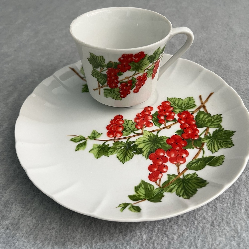 GROSEILLER ROUGE Dessert Snack Plates Tea Cups Mann Vintage 1975 Set Brunch - Picture 3 of 11